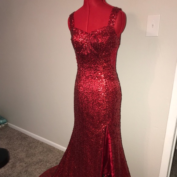 RED SEQUINS DRESS ❤️ - Picture 5 of 5